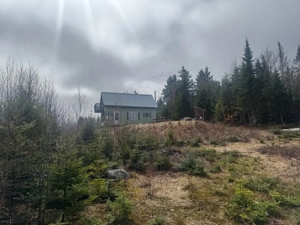 639 Pinnicle Road Newark VT 05871