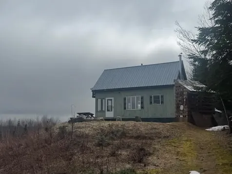639 Pinnicle Road Newark VT 05871