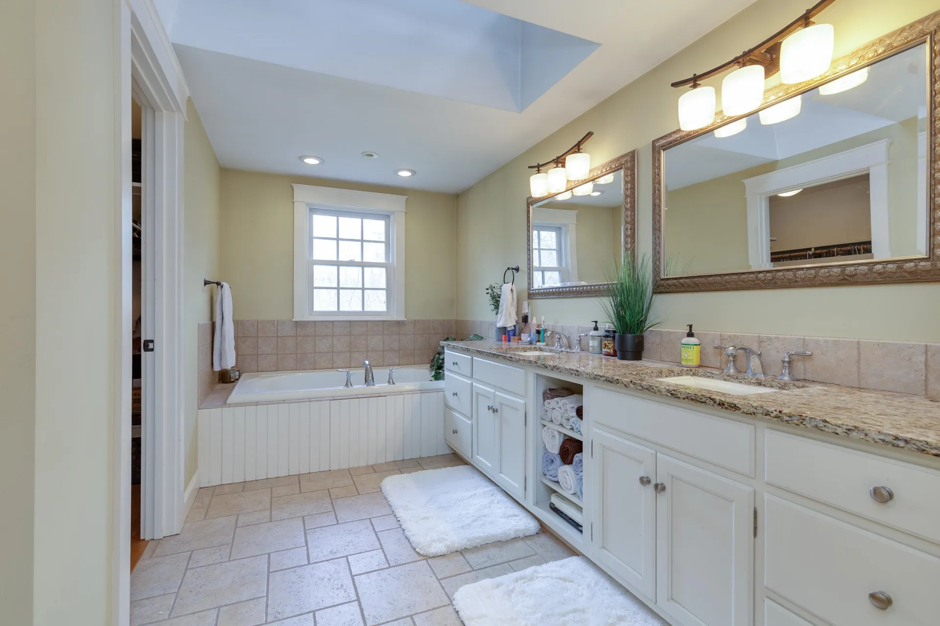 62 Elizabeth Lane Hopkinton NH 03229