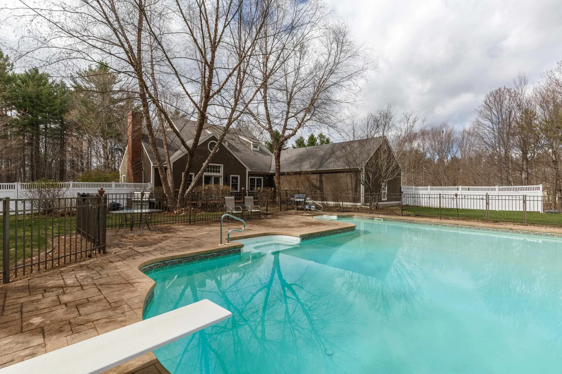 62 Elizabeth Lane Hopkinton NH 03229
