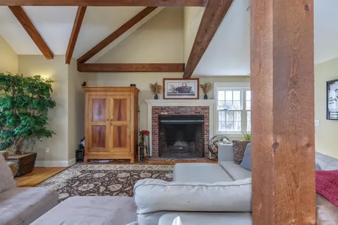 62 Elizabeth Lane Hopkinton NH 03229