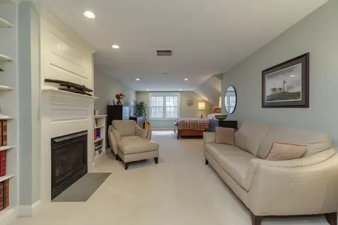 62 Elizabeth Lane Hopkinton NH 03229