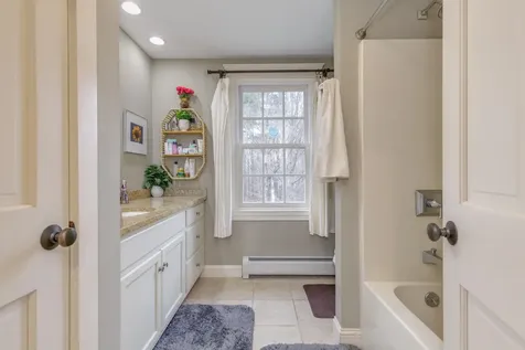 62 Elizabeth Lane Hopkinton NH 03229