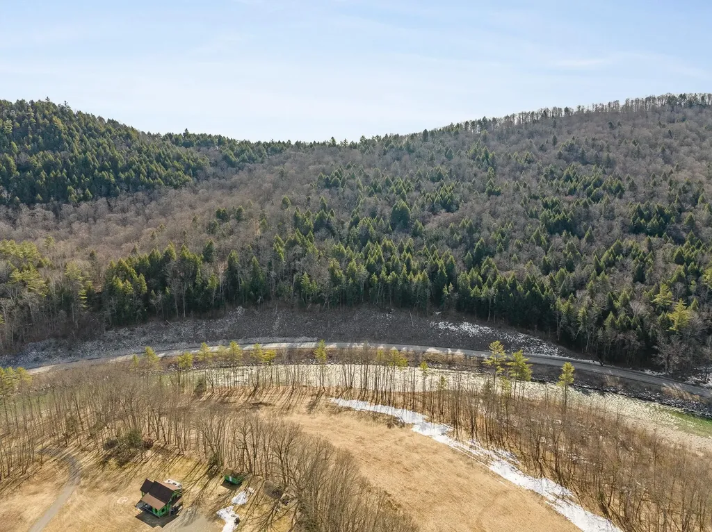 6416 Vt Route 107 Stockbridge VT 05772