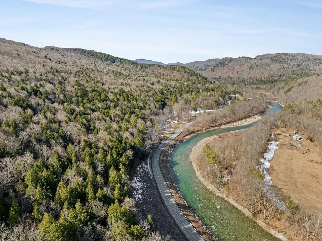 6416 Vt Route 107 Stockbridge VT 05772