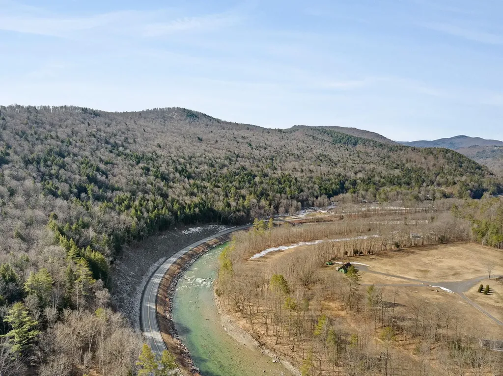 6416 Vt Route 107 Stockbridge VT 05772