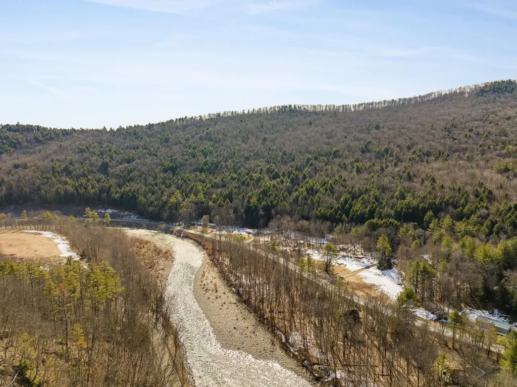6416 Vt Route 107 Stockbridge VT 05772