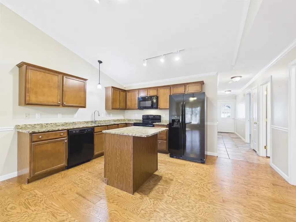 28 Owens Drive Swanzey NH 03446