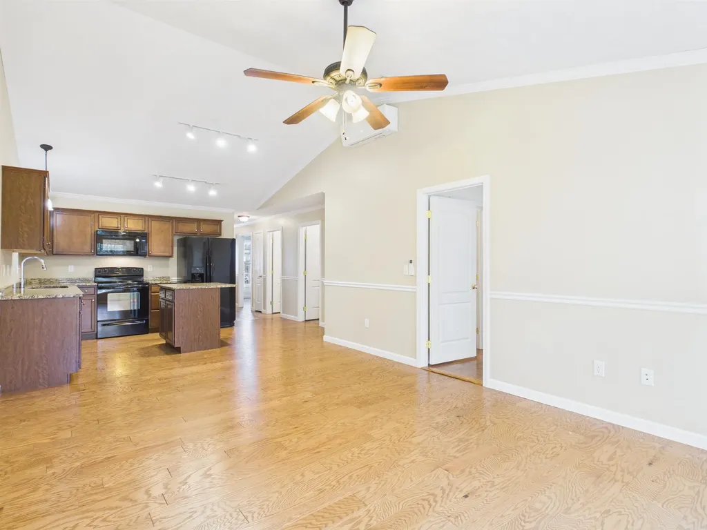 28 Owens Drive Swanzey NH 03446