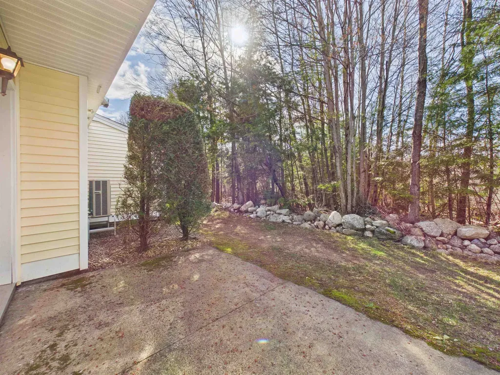 28 Owens Drive Swanzey NH 03446