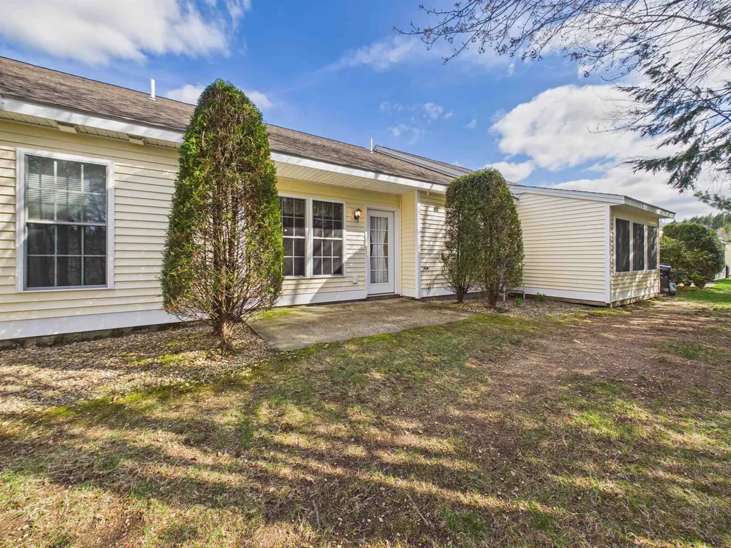 28 Owens Drive Swanzey NH 03446