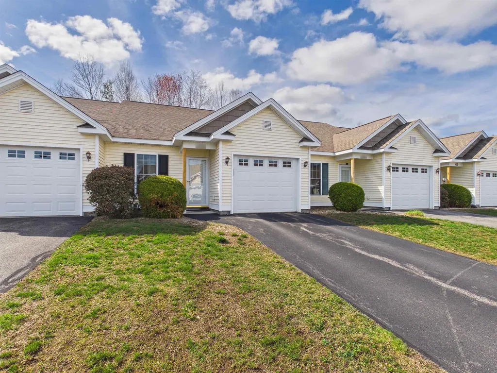 28 Owens Drive Swanzey NH 03446