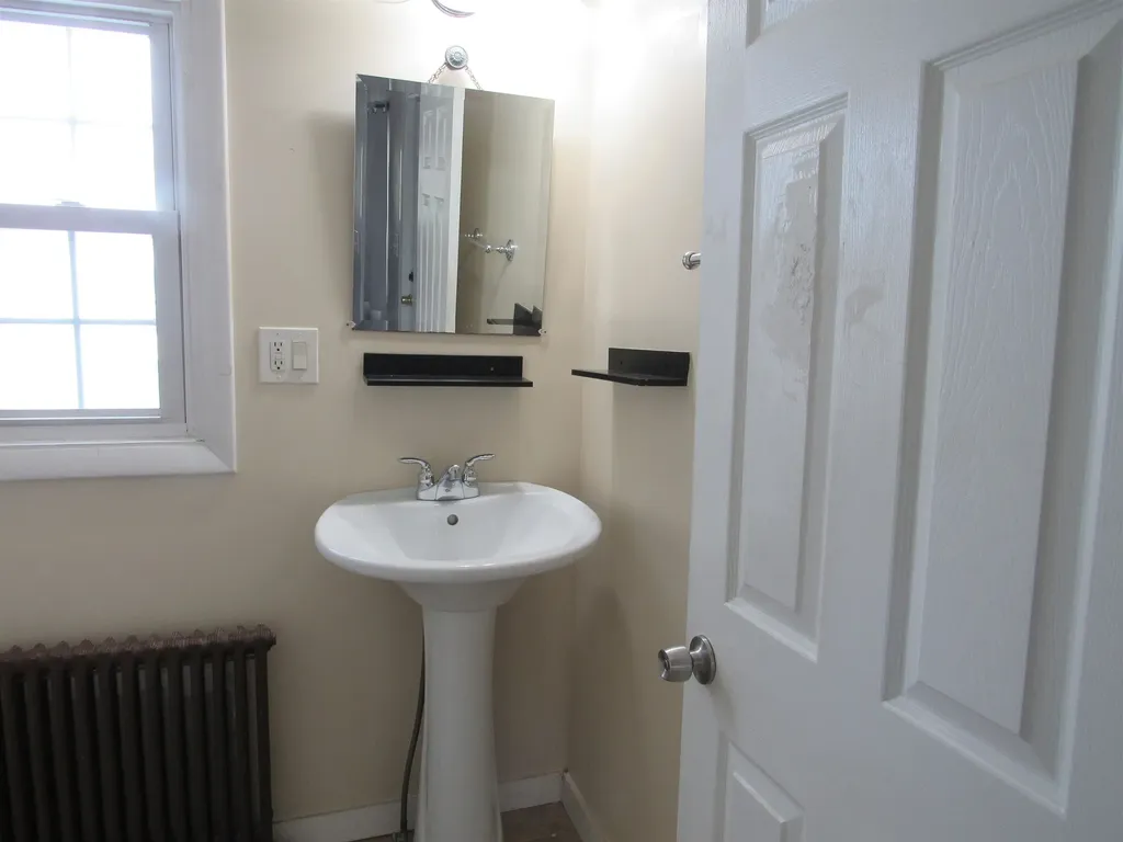 30 Longwood Avenue Manchester NH 03109