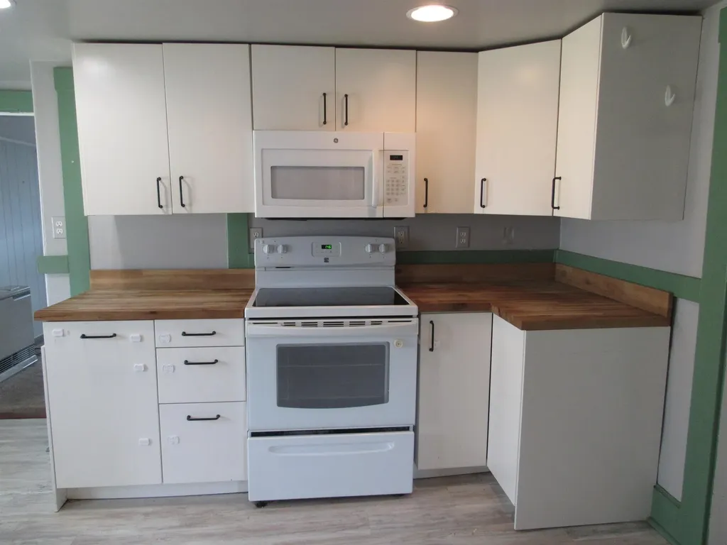 30 Longwood Avenue Manchester NH 03109