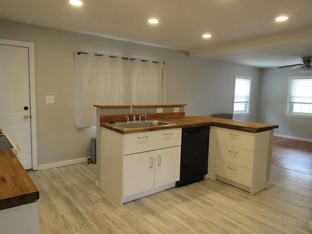 30 Longwood Avenue Manchester NH 03109