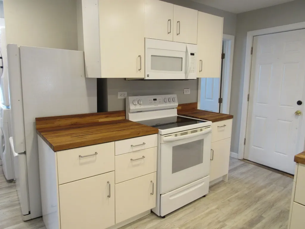 30 Longwood Avenue Manchester NH 03109