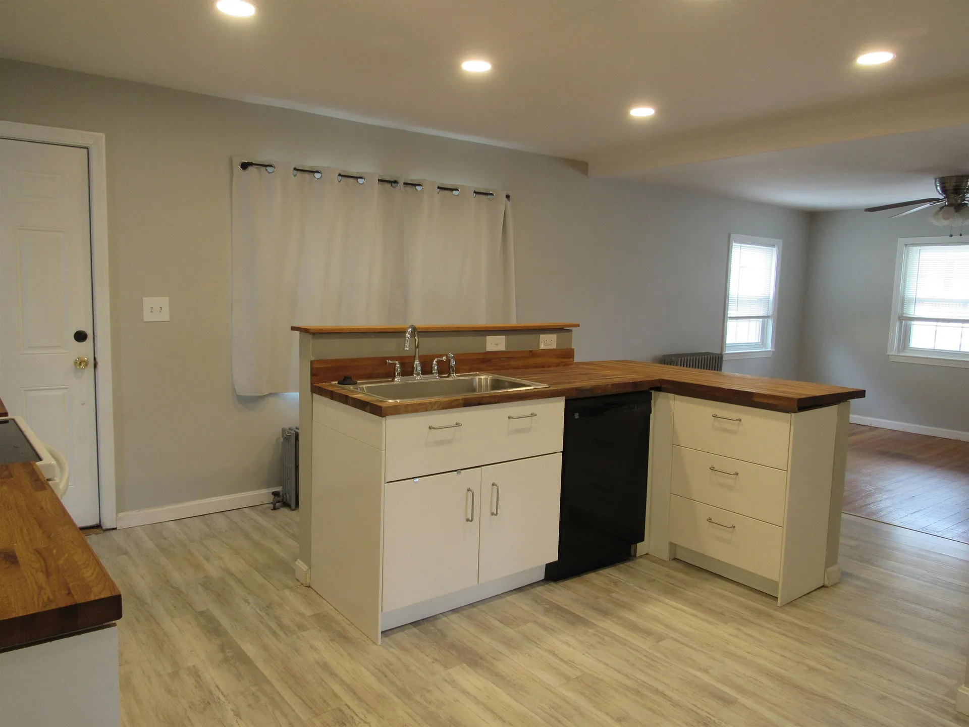 30 Longwood Avenue Manchester NH 03109