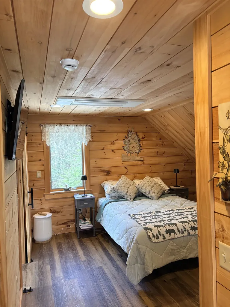 1063 New Hampshire Route 25 Warren NH 03279