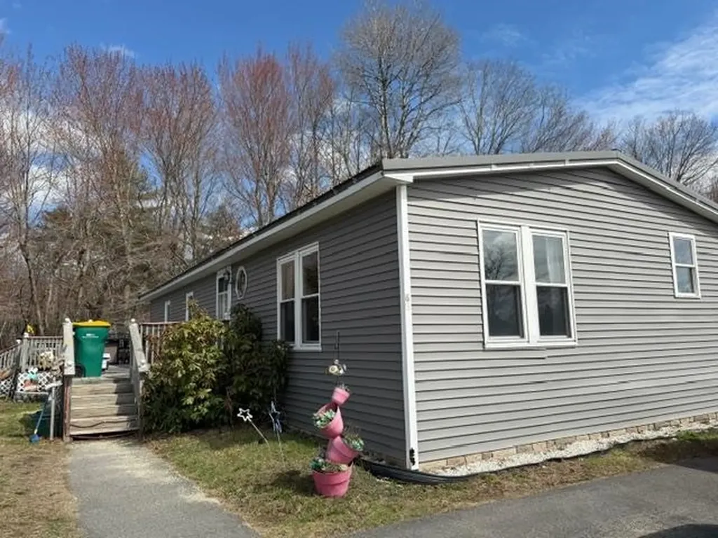 68 Daffodil Hill Lane Rochester NH 03868