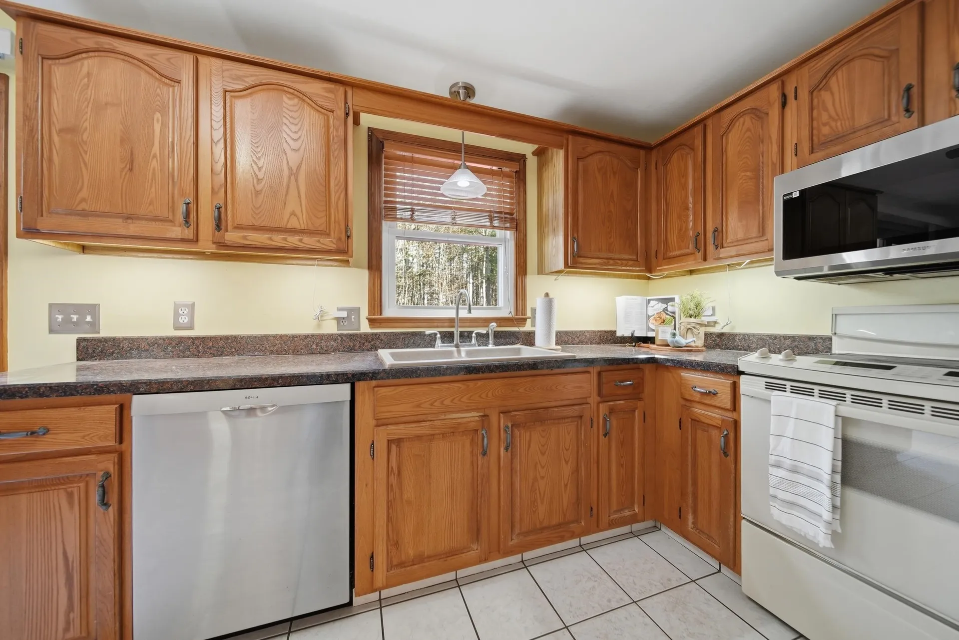 27 Winslow Farm Road Hudson NH 03051