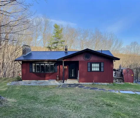 1568 Spaulding Road St. Johnsbury VT 05819