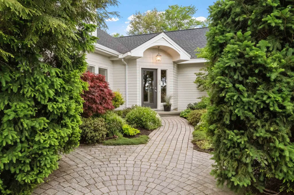 34 Briarwood Avenue Sanbornton NH 03269