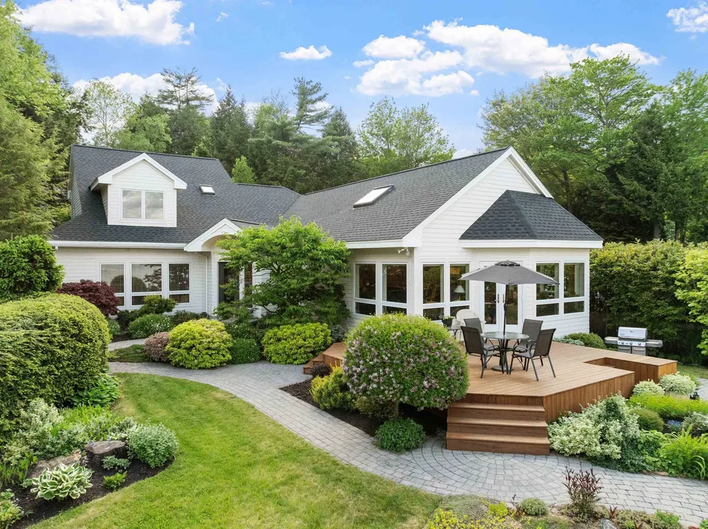 34 Briarwood Avenue Sanbornton NH 03269