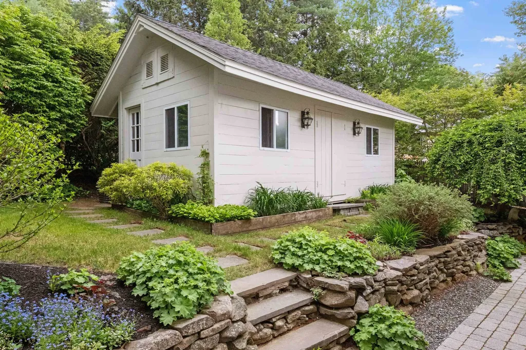 34 Briarwood Avenue Sanbornton NH 03269