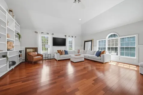 322 Meadow Fox Lane Chester NH 03036