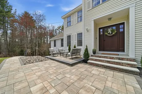322 Meadow Fox Lane Chester NH 03036