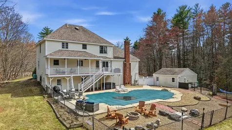 322 Meadow Fox Lane Chester NH 03036