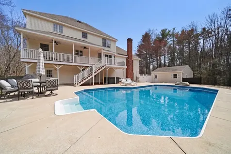 322 Meadow Fox Lane Chester NH 03036