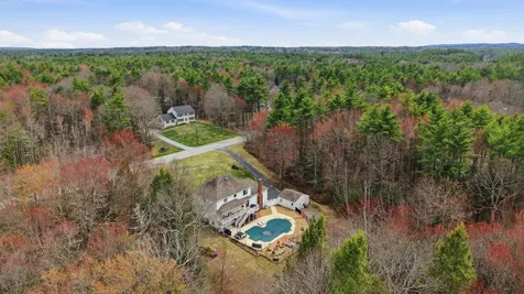 322 Meadow Fox Lane Chester NH 03036