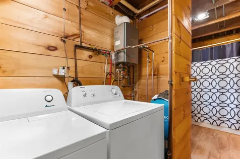 107 Lakeview Drive Errol NH 03579