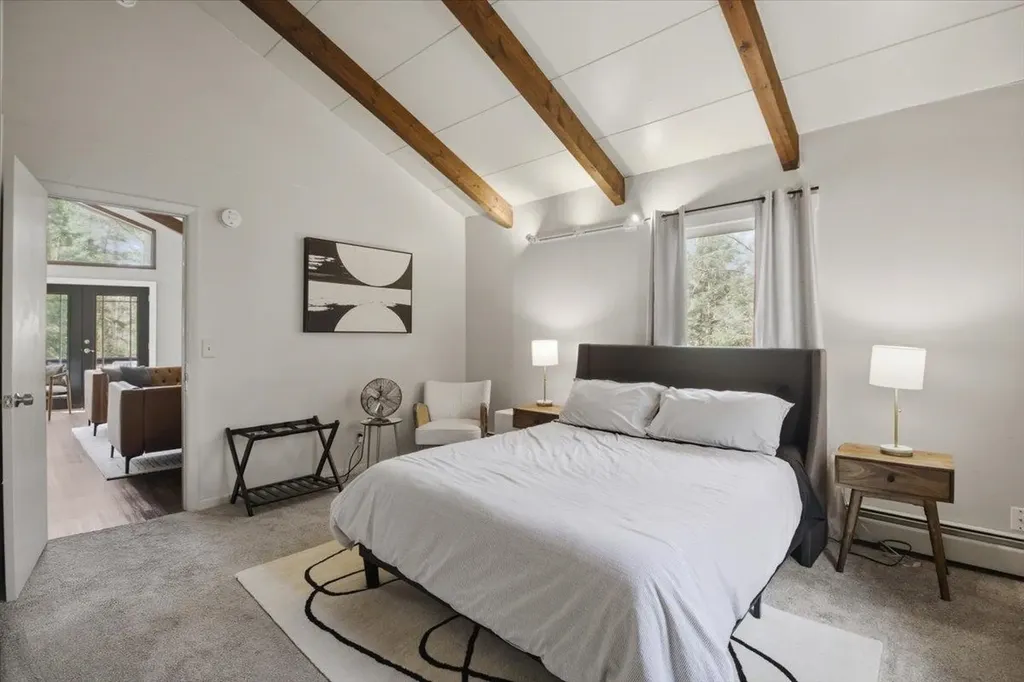 367 Shady Pines Sunderland VT 05250