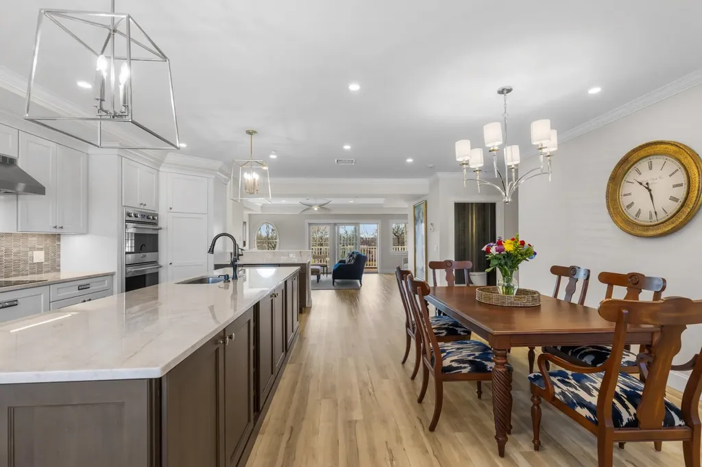 19 Bridge Street Kittery ME 03904