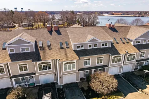 19 Bridge Street Kittery ME 03904