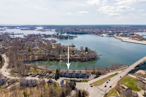 19 Bridge Street Kittery ME 03904