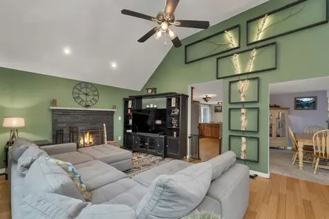 20 Ventura Drive Raymond NH 03077