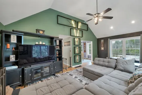 20 Ventura Drive Raymond NH 03077