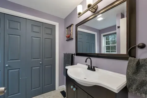 20 Ventura Drive Raymond NH 03077