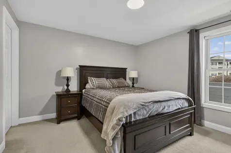 4 Crestview Circle Londonderry NH 03053