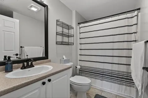4 Crestview Circle Londonderry NH 03053