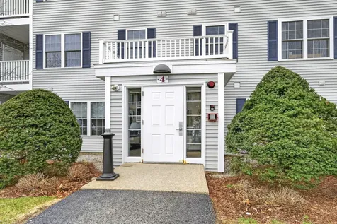 4 Crestview Circle Londonderry NH 03053