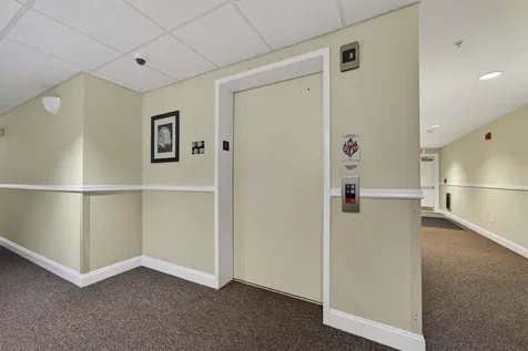 4 Crestview Circle Londonderry NH 03053