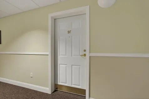 4 Crestview Circle Londonderry NH 03053