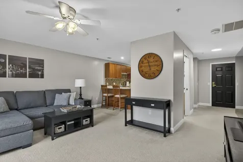 4 Crestview Circle Londonderry NH 03053
