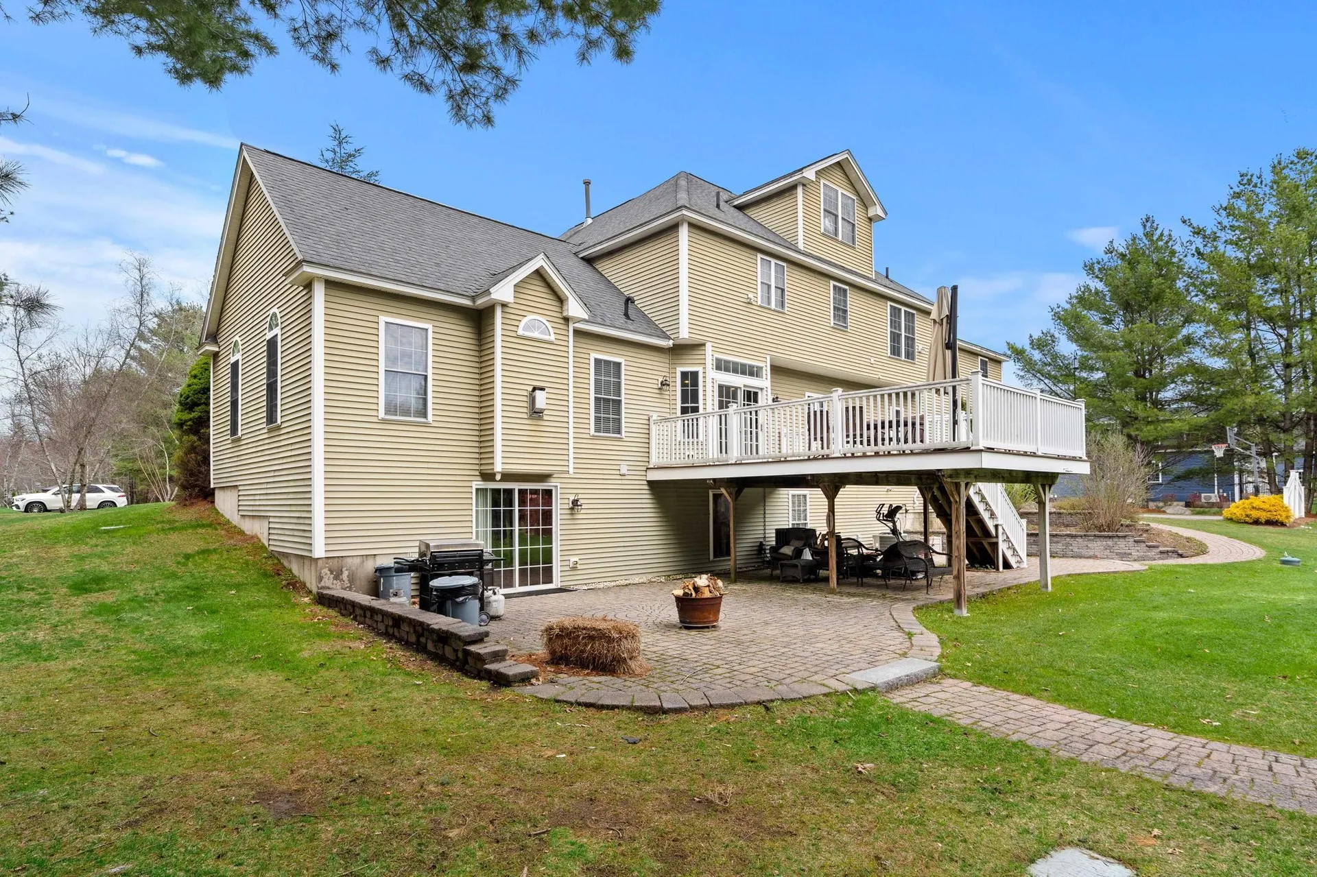 3 Surrey Lane Salem NH 03079