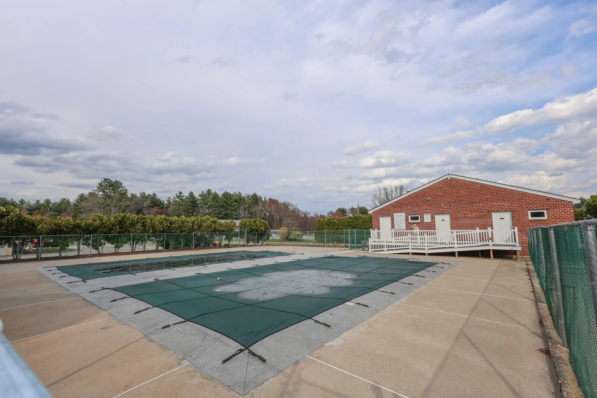 3 Roedean Drive Nashua NH 03063
