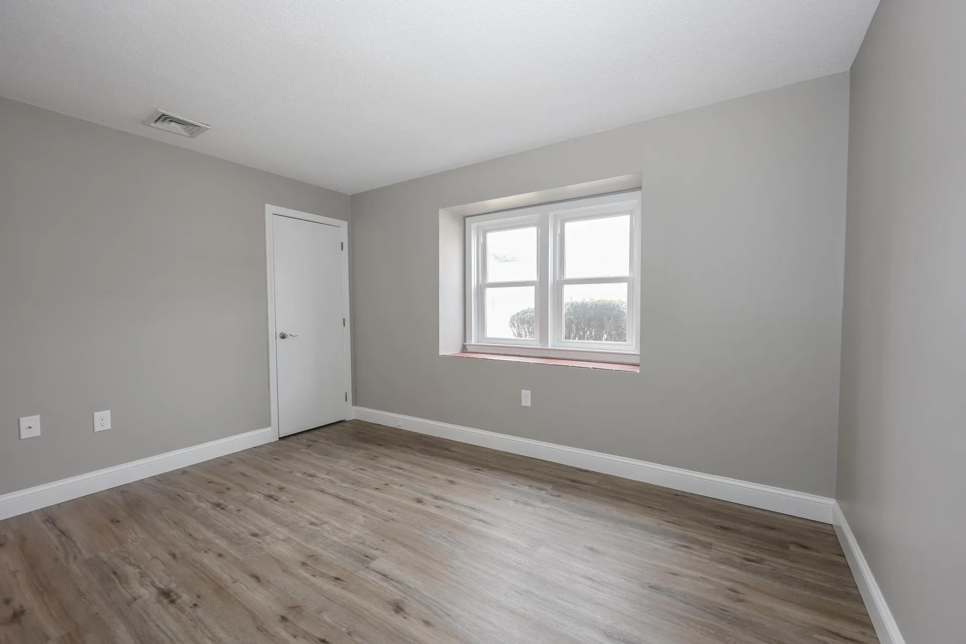 3 Roedean Drive Nashua NH 03063